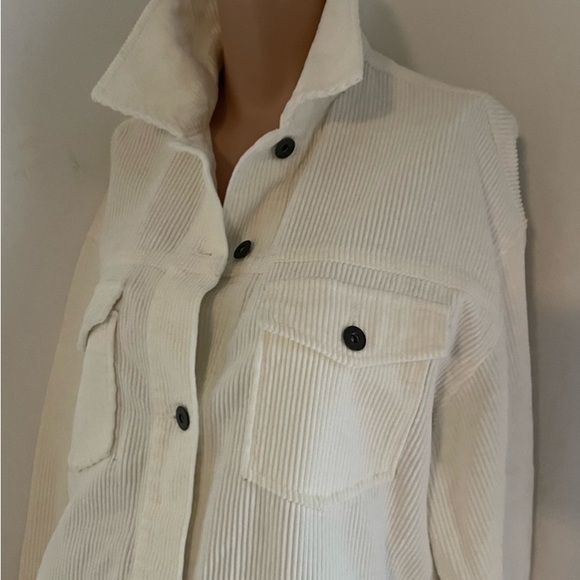 25”PTP boxy corduroy shirt or shacket!! Cream - Picture 7 of 9